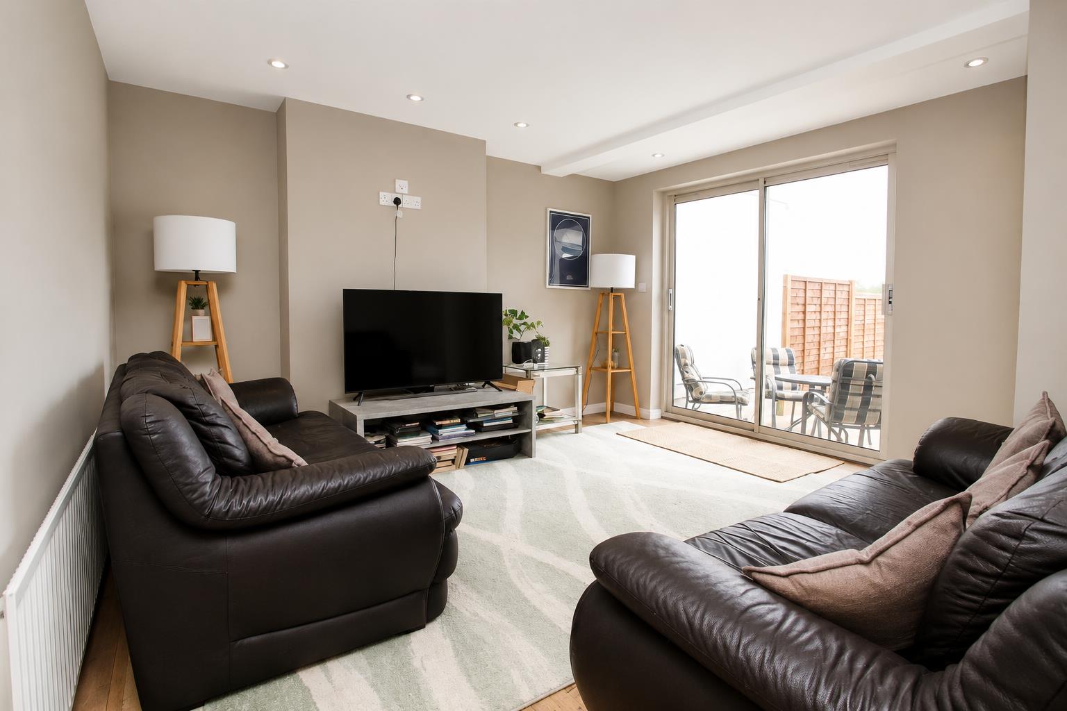 3 bed property in Burley Close, Streatham
